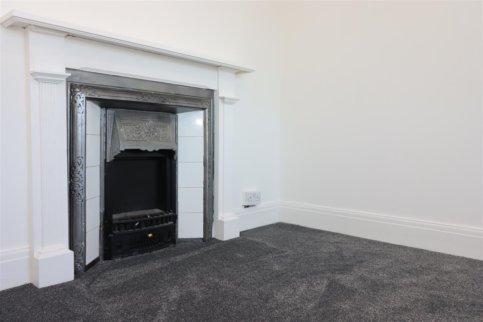 2 bed property in Stanage Rise, Sheffield